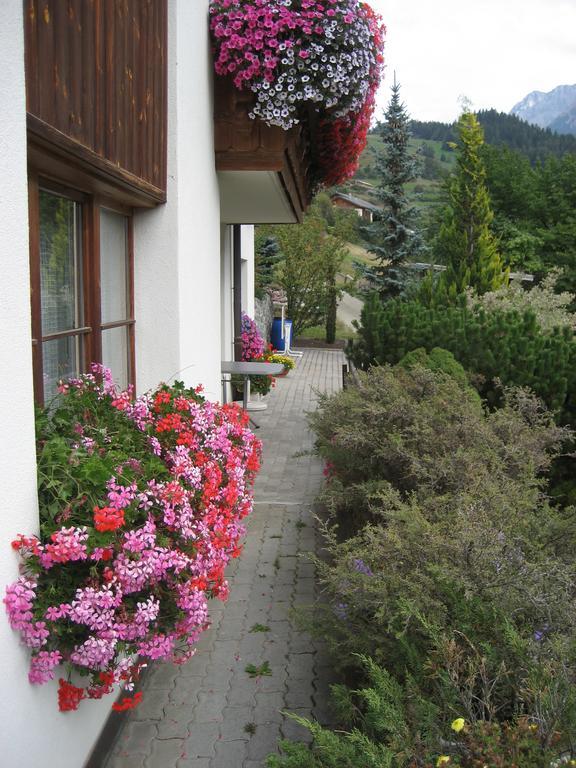 Chasa Plajet Apartamento Ramosch Exterior foto
