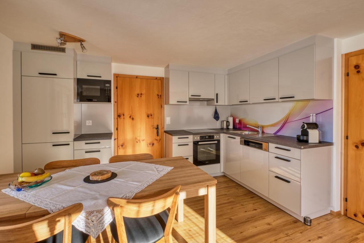 Chasa Plajet Apartamento Ramosch Exterior foto