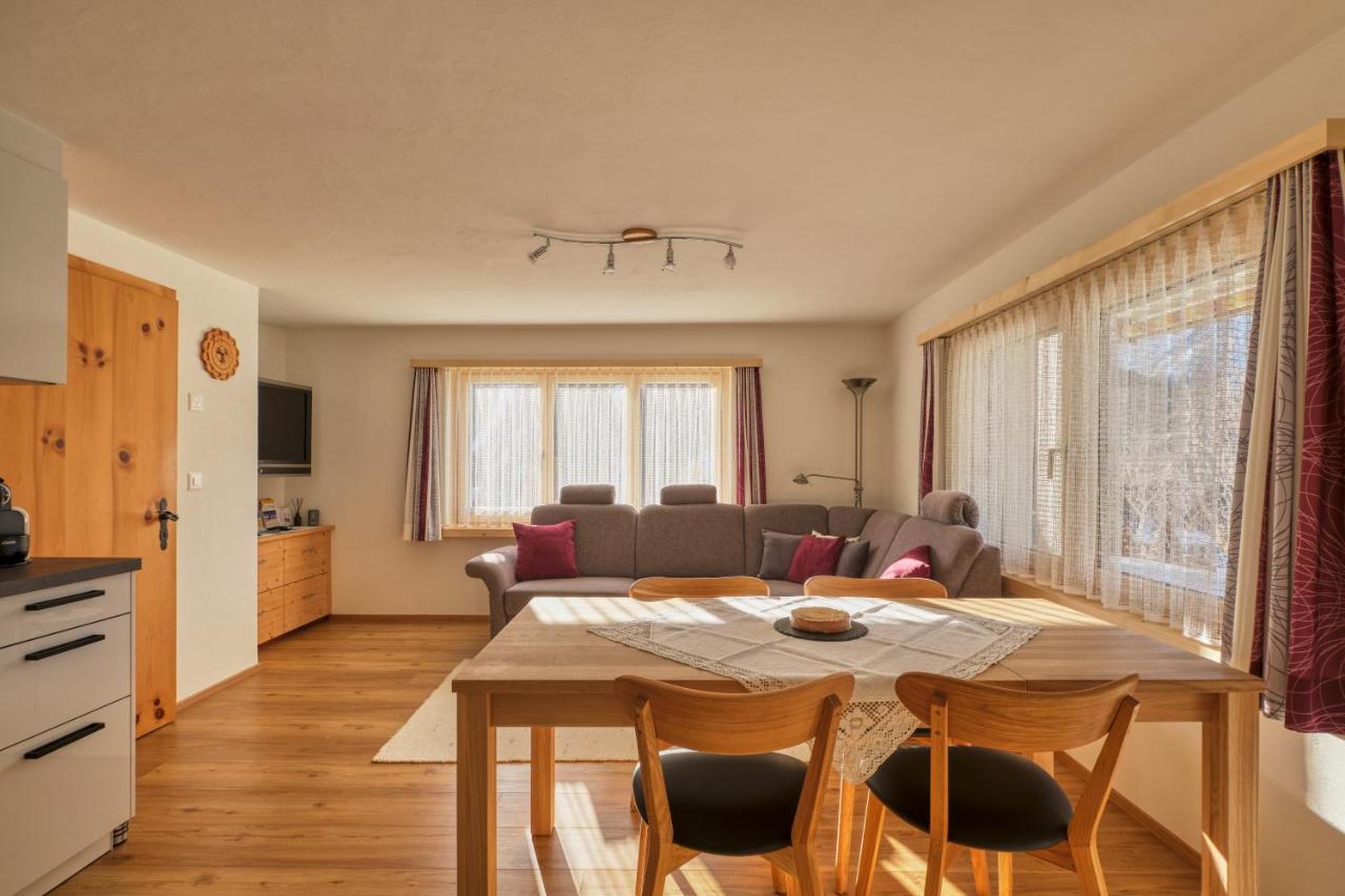 Chasa Plajet Apartamento Ramosch Exterior foto